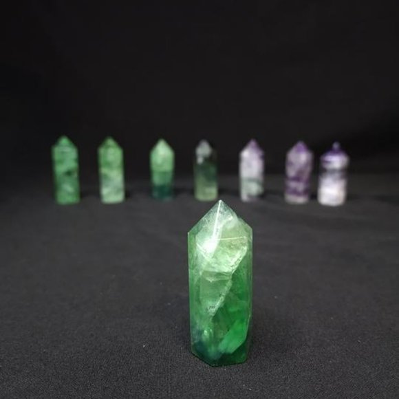 Beautiful faceted Fluorite Points - Picture 12 of 14